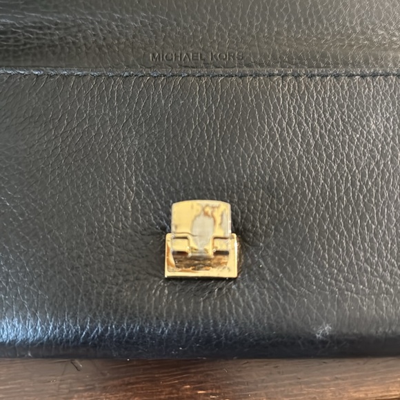 Michael Kors Hamilton Tote and Wallet set - Picture 10 of 11